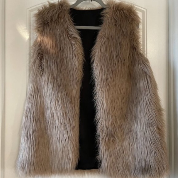 Coats | Chic Wish Faux Fur Vest | Poshmark